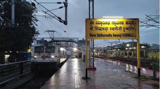വെട്ടുകൂലി ഇരട്ടിയോളം; കേരളത്തിലെ ടാപ്പിങ് തൊഴിലാളികൾ കൂട്ടത്തോടെ കർണാടകയിലേക്ക്; ഇതുവരെ കർണാടകയിലേക്ക് കുടിയേറിയത് രണ്ടായിരത്തിലധികം റബ്ബർ ടാപ്പിംഗ് തൊഴിലാളികൾ: വിശദാംശങ്ങൾ വായിക്കാം