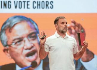 വോട്ടുവെട്ടാൻ അപേക്ഷകൾ സമർപ്പിച്ചത് പ്രത്യേക സോഫ്റ്റ്വെയർ ഉപയോഗിച്ച്; അപേക്ഷകൾ സമർപ്പിച്ചു എന്ന് രേഖകളിൽ പറയുന്ന ആളുകൾക്ക് സംഭവത്തെക്കുറിച്ച് ഒരറിവു പോലുമില്ല: കർണാടകയിലെ അലന്ദ് മണ്ഡലത്തിൽ സംഭവിച്ചത് എന്തെന്ന് രാഹുൽ ഗാന്ധി തെളിയിച്ചതിങ്ങനെ – വിശദമായി വായിക്കാം