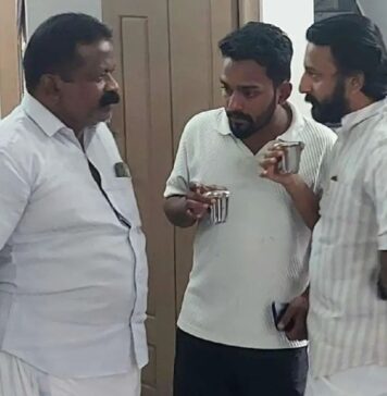 38 ദിവസത്തെ ഇടവേളയ്ക്ക് ശേഷം പാലക്കാട് മണ്ഡലത്തിൽ കാലുകുത്തി രാഹുൽ മാങ്കൂട്ടം; ഔദ്യോഗിക വാഹനം ഒഴിവാക്കി സ്വകാര്യ വാഹനത്തിൽ എംഎൽഎ ബോർഡ് വെച്ച് സന്ദർശനത്തിന് എത്തിയത് അന്തരിച്ച കോൺഗ്രസ് നേതാക്കളുടെ വീട്ടിൽ: വിശദാംശങ്ങൾ വായിക്കാം