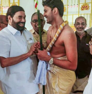 ശബരിമലയിലെ സ്വർണ്ണത്തട്ടിപ്പുകാരൻ ഉണ്ണികൃഷ്ണൻ പോറ്റിയുമായി മന്ത്രി വാസവന് അടുത്ത ബന്ധം; തെളിവായി ചിത്രങ്ങൾ; പുറത്തുവന്നത് മന്ത്രി സ്വന്തം ഫേസ്ബുക്ക് പേജിൽ വിവാദങ്ങൾ ഉയരുന്നതിനു മുമ്പ് പങ്കുവെച്ച ചിത്രങ്ങൾ: വിശദാംശങ്ങൾ വായിക്കാം