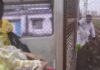 ഓടുന്ന ട്രെയിനിൽ ലേഡീസ് കമ്പാർട്ട്മെന്റിലേക്ക് കടന്നു കയറാൻ ശ്രമം; സ്ത്രീ യാത്രക്കാർക്ക് നേരെ അസഭ്യവർഷം; യുവാവ് അറസ്റ്റിൽ: വൈറലാകുന്ന വീഡിയോ ദൃശ്യങ്ങൾ കാണാം