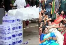 ശബരിമല വിവാദം: മഹിളാ മോര്ച്ചയുടെ സെക്രട്ടറിയേറ്റ് മാര്ച്ചില് ബിരിയാണിയും കുപ്പിവെള്ളവും വിളമ്ബി സംഘാടകര്; വിശദാംശങ്ങൾ വായിക്കാം