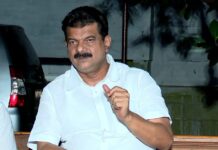 പി വി അൻവറിന്റെ വീട്ടിൽ എൻഫോഴ്സ്മെന്റ് റെയ്ഡ്; സഹായികളുടെ വീട്ടിലും പരിശോധന: തെരഞ്ഞെടുപ്പ് കാലത്ത് കേന്ദ്ര ഏജൻസിയുടെ നാടകീയ നീക്കം