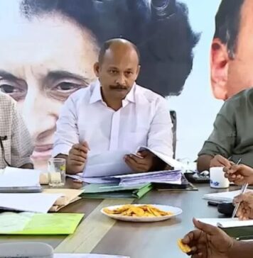 കൊച്ചിയിൽ വോട്ട് ചോരിക്കെതിരെയുള്ള കോൺഗ്രസ് പോരാട്ടത്തിൽ ആദ്യ വിജയം; വ്യാജ മുദ്ര പേപ്പറുകൾ ഉപയോഗിച്ച് കള്ളവോട്ട് ചേർത്തവർക്കെതിരെ ക്രിമിനൽ കേസെടുക്കാൻ പോലീസിന് നിർദ്ദേശം നൽകി കളക്ടർ: വിശദാംശങ്ങൾ വായിക്കാം