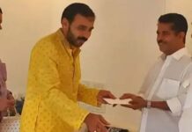 പോറ്റിയുമായുള്ള അടുത്ത ബന്ധം സൂചിപ്പിക്കുന്ന കൂടുതൽ ചിത്രങ്ങൾ പുറത്ത്; അടൂർ പ്രകാശ് പ്രതിരോധത്തിൽ: വിശദാംശങ്ങൾ വായിക്കാം