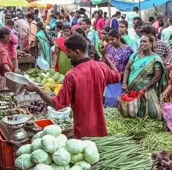 പച്ചക്കറി വിപണി: തമിഴ്നാടും കർണാടകയും കേരളത്തിൽനിന്ന് പോക്കറ്റിൽ ആക്കുന്നത് ലക്ഷങ്ങൾ; വില വിവരക്കണക്കുകൾ വായിക്കാം