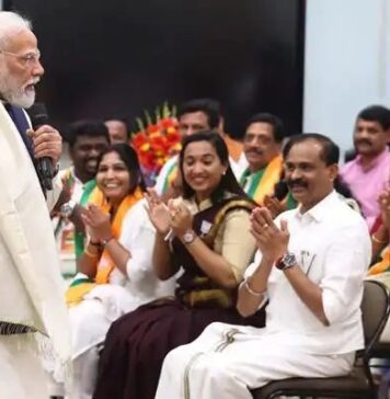 തിരുവനന്തപുരം കോർപ്പറേഷനിലെ ബിജെപി കൗൺസിലർമാർക്ക് രാജ്യതലസ്ഥാനത്ത് ഉജ്ജ്വല സ്വീകരണം; പ്രധാനമന്ത്രി പ്രഭാത വിരുന്ന് ഒരുക്കിയത് കൂടാതെ പാർലമെന്റിലും പാർട്ടി ആസ്ഥാനത്തും റിസപ്ഷൻ; വൈകിട്ട് അത്താഴം ഒരുക്കിയത് കേന്ദ്രമന്ത്രി; അമിത് ഷായുമായും കൂടിക്കാഴ്ച: വിശദാംശങ്ങൾ വായിക്കാം