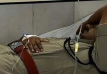 ക്ഷേത്രോത്സവത്തിനിടെ നടുറോഡിൽ കിടന്ന് നൃത്തം; ചോദ്യം ചെയ്ത പോലീസ് ഉദ്യോഗസ്ഥനെ മർദ്ദിച്ചത് സിപിഎം ലോക്കൽ സെക്രട്ടറിയുടെ നേതൃത്വത്തിൽ: വിശദാംശങ്ങൾ വായിക്കാം