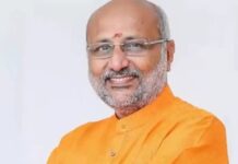 മന്നം സമാധിയിൽ ഉപരാഷ്ട്രപതിക്ക് സന്ദർശനാനുമതി നിഷേധിച്ച് എൻഎസ്എസ്; പുഷ്പാർച്ചന നടത്താനും അനുമതിയില്ല: വിശദാംശങ്ങൾ വായിക്കാം