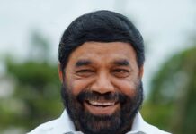 വാസവനും അയ്യപ്പ കോപം; ഏറ്റുമാനൂർ ക്ഷേത്രത്തിൽ വേദിയിലെത്തിയ മന്ത്രിയെ കൂക്കിവിളിച്ച് നാട്ടുകാർ: വീഡിയോ ദൃശ്യങ്ങൾ കാണാം