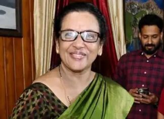ബിരുദ കോഴ്സ് തോറ്റ വിദ്യാർത്ഥിക്ക് പിജി പ്രവേശനം; ഫയൽ ആവശ്യപ്പെട്ട വൈസ് ചാൻസലറെ തടയാൻ എസ്എഫ്ഐ ശ്രമം: വിശദാംശങ്ങൾ വായിക്കാം