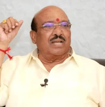 വെള്ളാപ്പള്ളി നടേശന് തിരിച്ചടി; ഹര്ജിയില് ഇടപെടാതെ ഹൈക്കോടതി, സ്റ്റേ ആവശ്യം തിങ്കളാഴ്ച പരിഗണിക്കും ; വിശദാംശങ്ങൾ വായിക്കാം