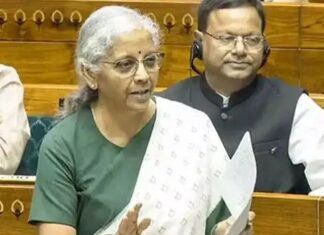 ബാങ്ക് ലോക്കറിലെ വസ്തുക്കള് നഷ്ടമായാല് ലോക്കറുടമയ്ക്ക് വാർഷിക വാടകയുടെ നൂറിരട്ടി തുക ഇൻഷുറൻസ് പരിരക്ഷ ;വ്യക്തമാക്കി കേന്ദ്ര ധനമന്ത്രി നിർമല സീതാരാമൻ ; വിശദാംശങ്ങൾ വായിക്കാം