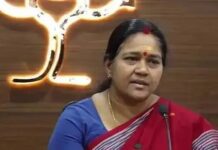 ശ്രീനിവാസന് വധക്കേസില് ജമാഅത്തെ ഇസ്ലാമിയെ ബന്ധിപ്പിച്ച വിവാദ പരാമര്ശം; ശോഭാ സുരേന്ദ്രന് വക്കീല് നോട്ടീസ്, ഒരു കോടി രൂപ നഷ്ടപരിഹാരം വേണമെന്ന് ആവശ്യം; വിശദാംശങ്ങൾ വായിക്കാം