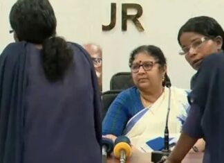 “എന്റെ പരാതിക്ക് പരിഹാരം കണ്ട ശേഷം മതി വാർത്താസമ്മേളനം”: മന്ത്രിമാരെ തടസ്സപ്പെടുത്തി യുവതി; വീഡിയോ ദൃശ്യങ്ങൾ കാണാം