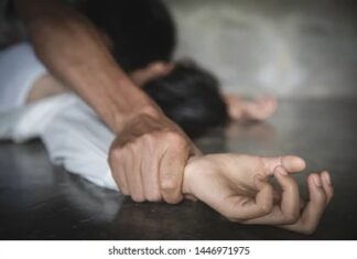 പ്രാര്ഥനയ്ക്കെന്ന പേരില് വീട്ടിലെത്തി ലൈംഗിക അതിക്രമത്തിന് ശ്രമിച്ചു; പത്തനംതിട്ടയിലെ പാസ്റ്റര് പ്രിൻസിനെതിരെ പരാതിയുമായി വീട്ടമ്മ: വിശദാംശങ്ങൾ വായിക്കാം