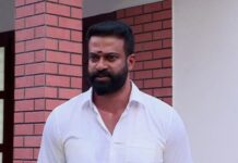 വധശ്രമകേസ്: ഒളിവില് കഴിഞ്ഞിരുന്ന തിരുവനന്തപുരം കോര്പറേഷനിലെ ബിജെപി കൗണ്സിലര് പിടിയിൽ; പ്രതിയെ പിടിക്കുന്നതിനിടെ അനുയായികള് പൊലീസിനെ വളഞ്ഞു; പൊലീസ് ആകശത്തേക്ക് നിറയൊഴിച്ചു