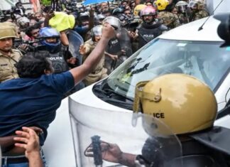 ഇ ഡി ഉദ്യോഗസ്ഥരെ ആക്രമിച്ച കേസ്: പാർട്ടി ഗുണ്ട ഐ പി ബിനുവും സംഘാംഗങ്ങളും ഉടൻ എങ്ങും പുറത്തിറങ്ങില്ല; ജാമ്യാപേക്ഷ തള്ളി കോടതി; സിപിഎമ്മും പിണറായിയും പ്രതിസന്ധിയിൽ