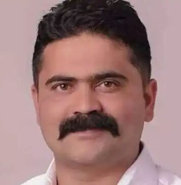 സാക്ഷികളെ സ്വാധീനിക്കാനോ തെളിവുകള് നശിപ്പിക്കാനോ സാധ്യത; ജോലി വാഗ്ദാനം ചെയ്ത് ദലിത് യുവതിയെ പീഡിപ്പിച്ച കേസില് പ്രശോഭ് വത്സന് ജാമ്യമില്ല; പാലക്കാട്ടെ കോണ്ഗ്രസ് കൗണ്സിലര്ക്ക് തിരിച്ചടി: വിശദാംശങ്ങൾ വായിക്കാം