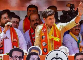 മഹാരാഷ്ട്രയിൽ വീണ്ടും രാഷ്ട്രീയ നാടകങ്ങൾ; ഉദ്ധവ് പക്ഷത്ത് നിന്ന് ആറ് എംപിമാർ ഷിൻഡെയ്ക്കൊപ്പം, വിശദാംശങ്ങൾ വായിക്കാം