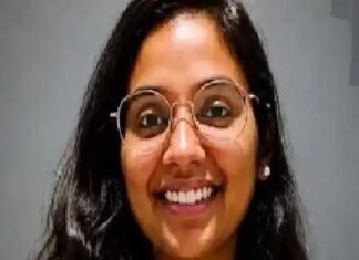 ക്ഷേത്രത്തിലെത്തി വിഗ്രഹവും കൈയിൽ എടുത്ത് പൂർണ്ണ നഗ്നയായി യുവതി കുളത്തിൽ ചാടി ജീവനൊടുക്കിയ സംഭവം; ഐടി ജീവനക്കാരിയായ യുവതി അമ്മയും ഒത്തു താമസിച്ചിരുന്നത് പ്രതിമാസം ഒരു ലക്ഷം രൂപ വാടകയുള്ള വീട്ടിൽ: ഏറ്റവും പുതിയ റിപ്പോർട്ടുകൾ